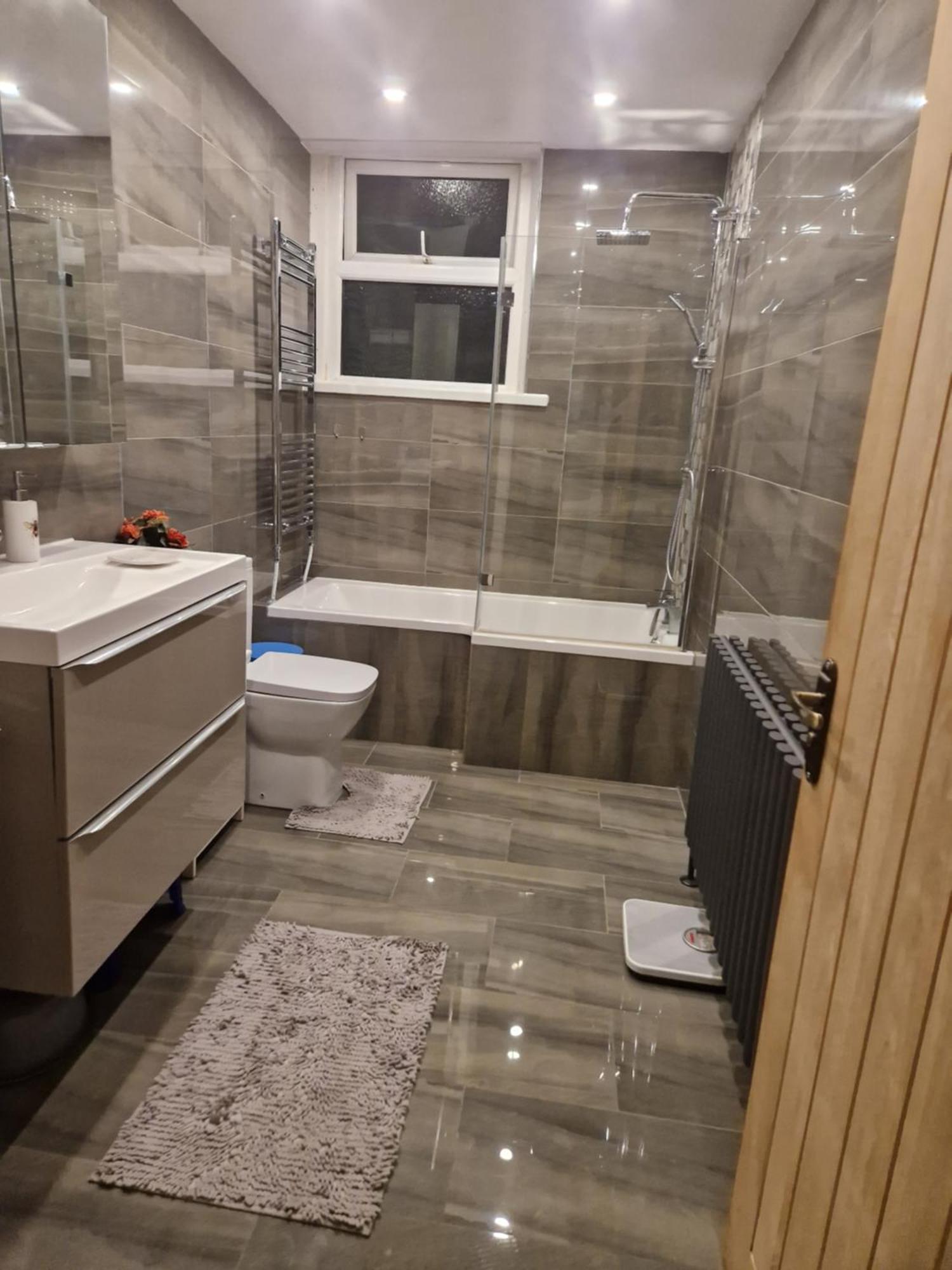 Kayumba Properties Ltd Leeds  Eksteriør billede