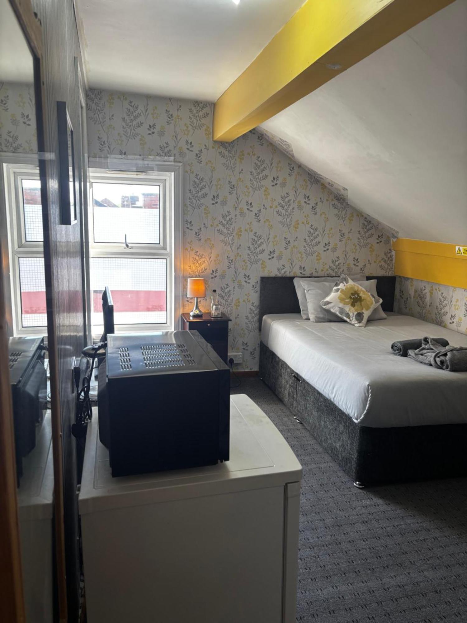 Kayumba Properties Ltd Leeds  Eksteriør billede